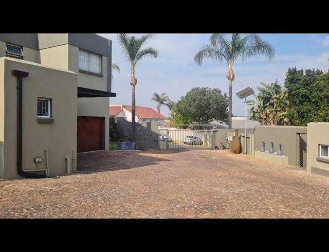 3 BEDROOM COMPLEX FOR SALE IN BRUMA